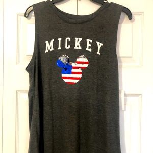 Disney Mickey T-Shirt Size Large